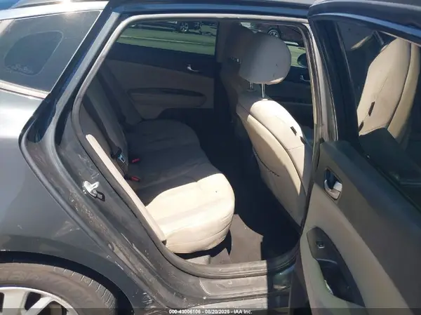 KNAGT4L32G5077112 2016 KIA OPTIMA - Image 8