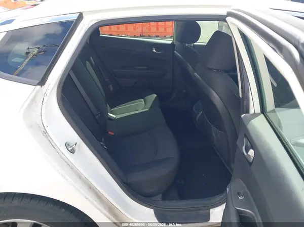 KNAGT4L32G5087204 2016 KIA OPTIMA - Image 8