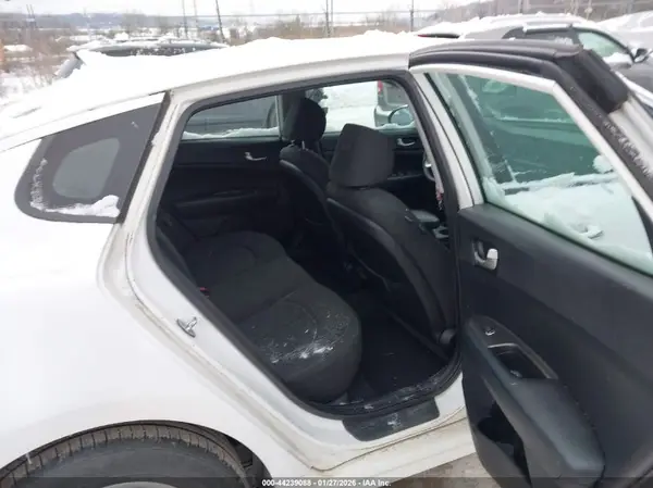 KNAGT4L32G5091303 2016 KIA OPTIMA - Image 8