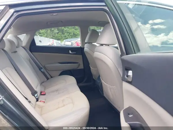 KNAGT4L32G5091317 2016 KIA OPTIMA - Image 8