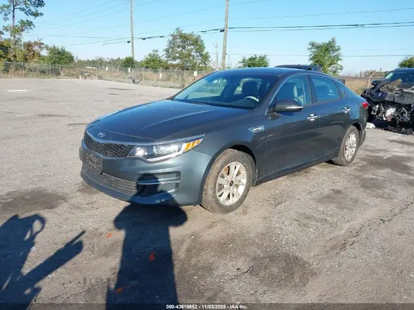 KNAGT4L32G5092032 2016 KIA OPTIMA - Image 2