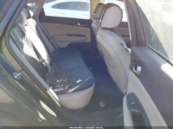 KNAGT4L32G5092032 2016 KIA OPTIMA - Image 8