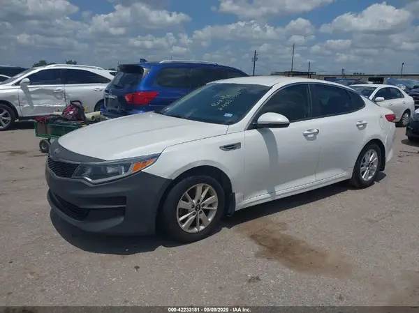 KNAGT4L32G5094380 2016 KIA OPTIMA - Image 2