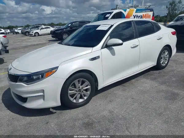KNAGT4L32G5098509 2016 KIA OPTIMA - Image 2