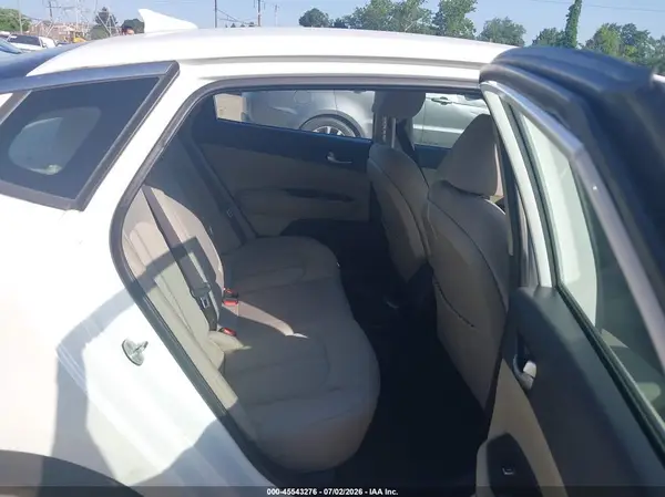 KNAGT4L32G5098591 2016 KIA OPTIMA - Image 8