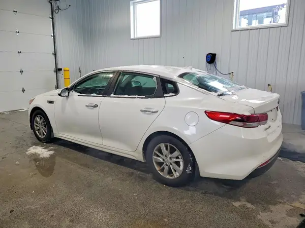 KNAGT4L32G5098610 2016 KIA OPTIMA - Image 2