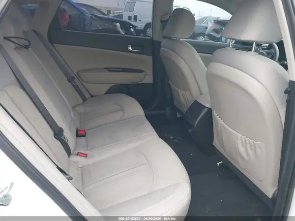 KNAGT4L32G5103045 2016 KIA OPTIMA - Image 8