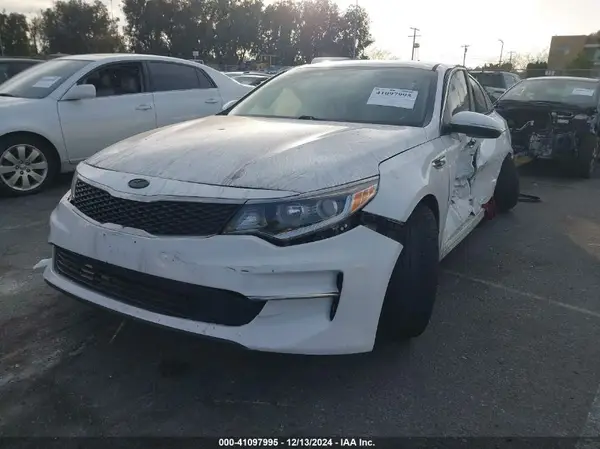 KNAGT4L32G5103272 2016 KIA OPTIMA - Image 2