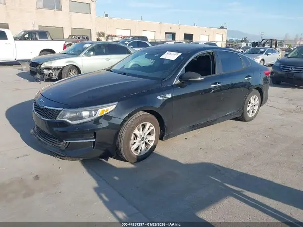 KNAGT4L32G5108598 2016 KIA OPTIMA - Image 2