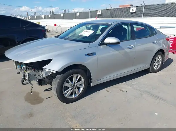 KNAGT4L32G5111677 2016 KIA OPTIMA - Image 2