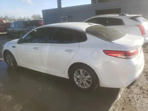 KNAGT4L32G5117673 2016 KIA OPTIMA - Image 2