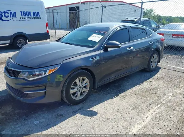 KNAGT4L32G5117883 2016 KIA OPTIMA - Image 2