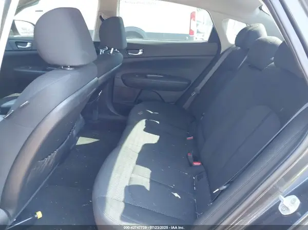 KNAGT4L32G5117883 2016 KIA OPTIMA - Image 8