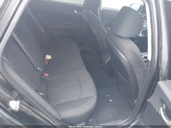 KNAGT4L32H5150383 2017 KIA OPTIMA - Image 8
