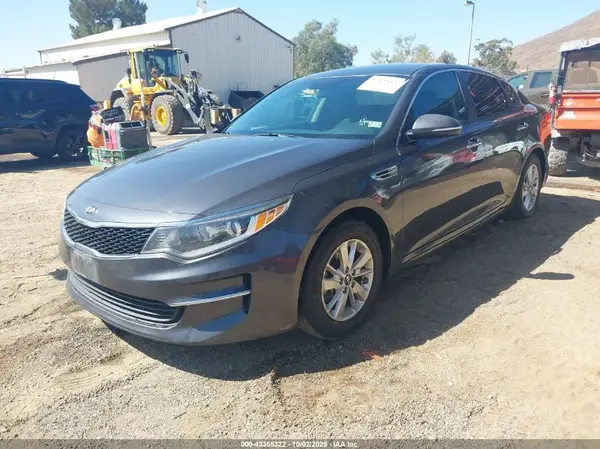 KNAGT4L32J5213827 2018 KIA OPTIMA - Image 2