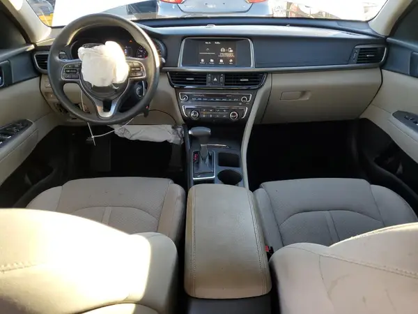 KNAGT4L32J5216145 2018 KIA OPTIMA - Image 8