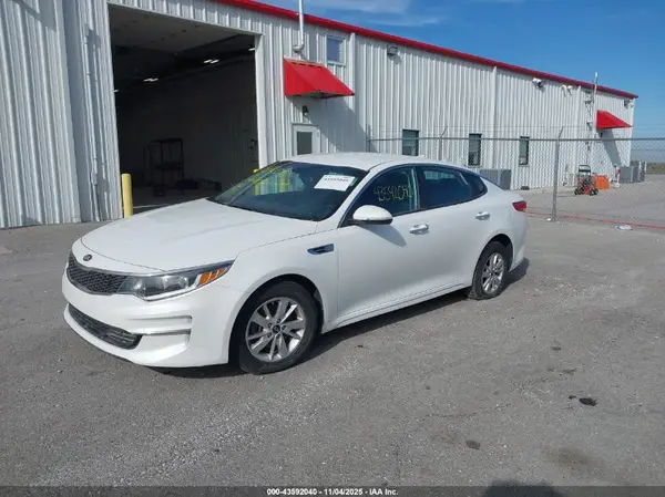 KNAGT4L33G5070363 2016 KIA OPTIMA - Image 2