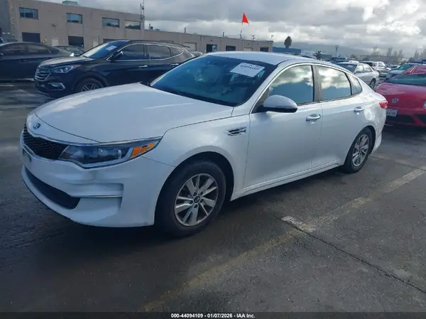 KNAGT4L33G5074168 2016 KIA OPTIMA - Image 2