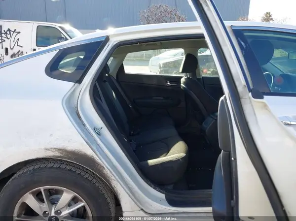 KNAGT4L33G5074168 2016 KIA OPTIMA - Image 8