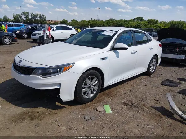 KNAGT4L33G5087356 2016 KIA OPTIMA - Image 2