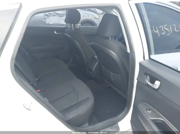 KNAGT4L33G5092024 2016 KIA OPTIMA - Image 8