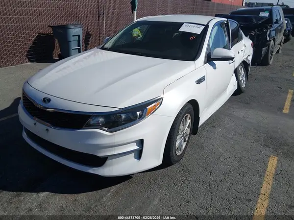 KNAGT4L33G5106827 2016 KIA OPTIMA - Image 2
