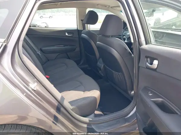 KNAGT4L33G5111199 2016 KIA OPTIMA - Image 8