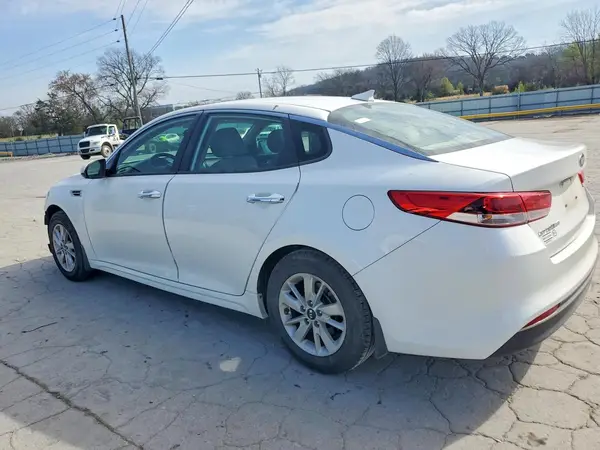 KNAGT4L33G5116807 2016 KIA OPTIMA - Image 2