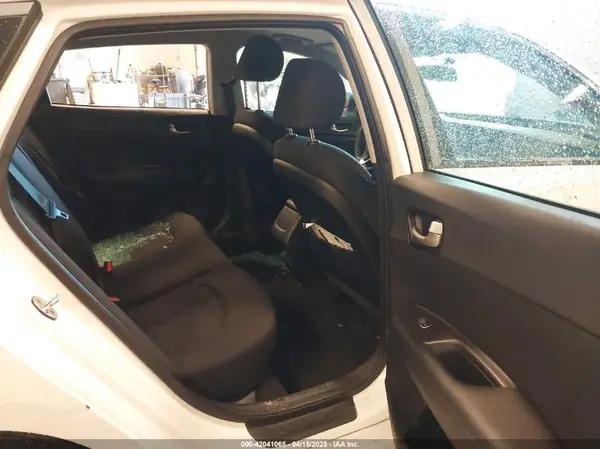 KNAGT4L33H5132975 2017 KIA OPTIMA - Image 8