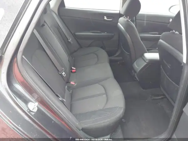 KNAGT4L33J5216994 2018 KIA OPTIMA - Image 8