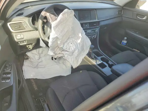 KNAGT4L33J5217062 2018 KIA OPTIMA - Image 8