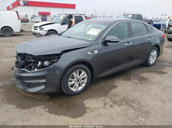 KNAGT4L33J5220270 2018 KIA OPTIMA - Image 2