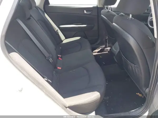 KNAGT4L33J5232905 2018 KIA OPTIMA - Image 8