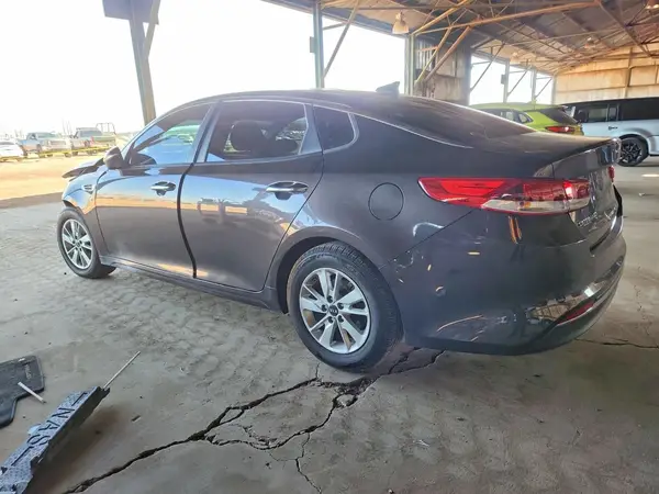 KNAGT4L33J5233584 2018 KIA OPTIMA - Image 2