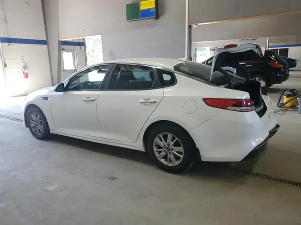 KNAGT4L34G5073515 2016 KIA OPTIMA - Image 2