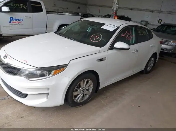 KNAGT4L34G5074549 2016 KIA OPTIMA - Image 2