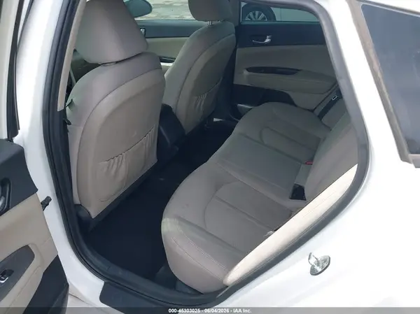 KNAGT4L34G5083686 2016 KIA OPTIMA - Image 8