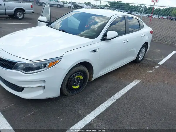 KNAGT4L34G5083767 2016 KIA OPTIMA - Image 2