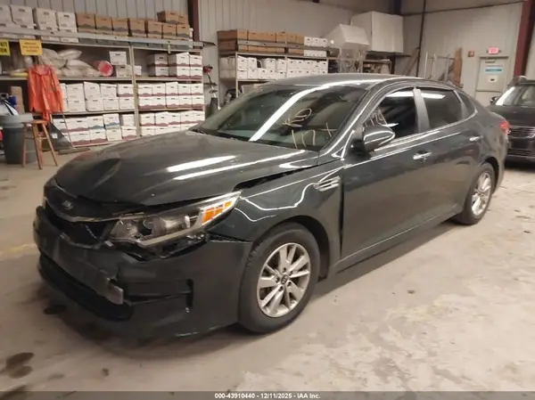 KNAGT4L34G5084983 2016 KIA OPTIMA - Image 2