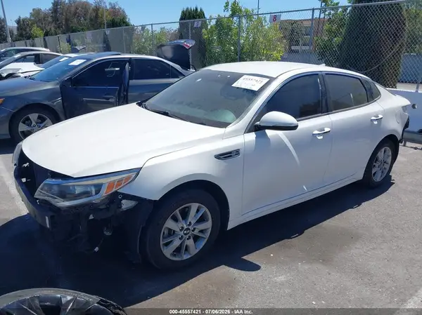 KNAGT4L34G5086801 2016 KIA OPTIMA - Image 2