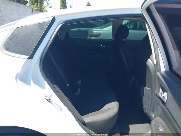 KNAGT4L34G5086801 2016 KIA OPTIMA - Image 8