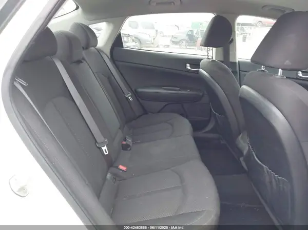 KNAGT4L34G5094171 2016 KIA OPTIMA - Image 8