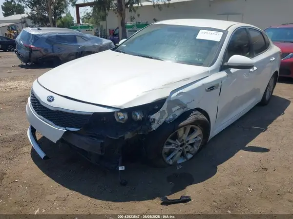 KNAGT4L34G5094395 2016 KIA OPTIMA - Image 2