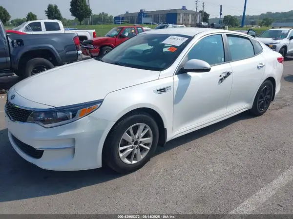 KNAGT4L34G5098494 2016 KIA OPTIMA - Image 2