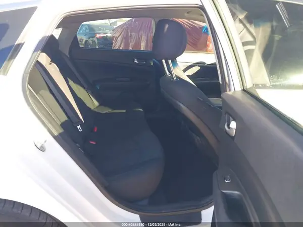 KNAGT4L34G5101166 2016 KIA OPTIMA - Image 8