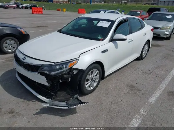 KNAGT4L34G5102639 2016 KIA OPTIMA - Image 2