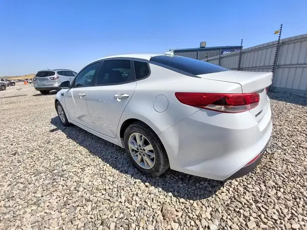 KNAGT4L34G5102981 2016 KIA OPTIMA - Image 2