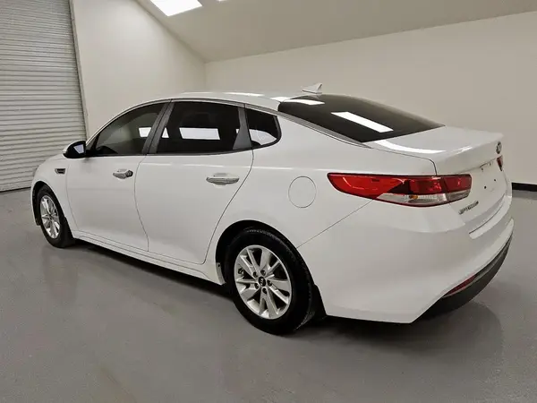 KNAGT4L34G5103452 2016 KIA OPTIMA - Image 2