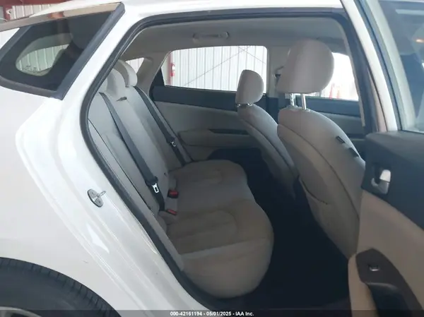 KNAGT4L34G5105864 2016 KIA OPTIMA - Image 8