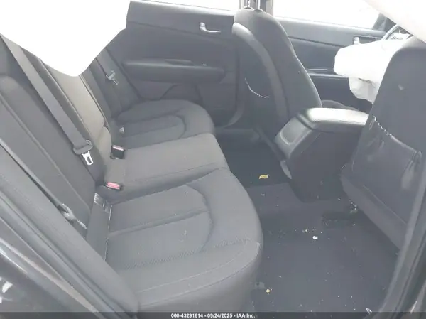 KNAGT4L34G5107582 2016 KIA OPTIMA - Image 8